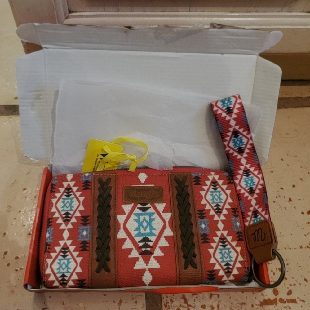 Wrangler Wallet Wristlets Purse NEW in box
